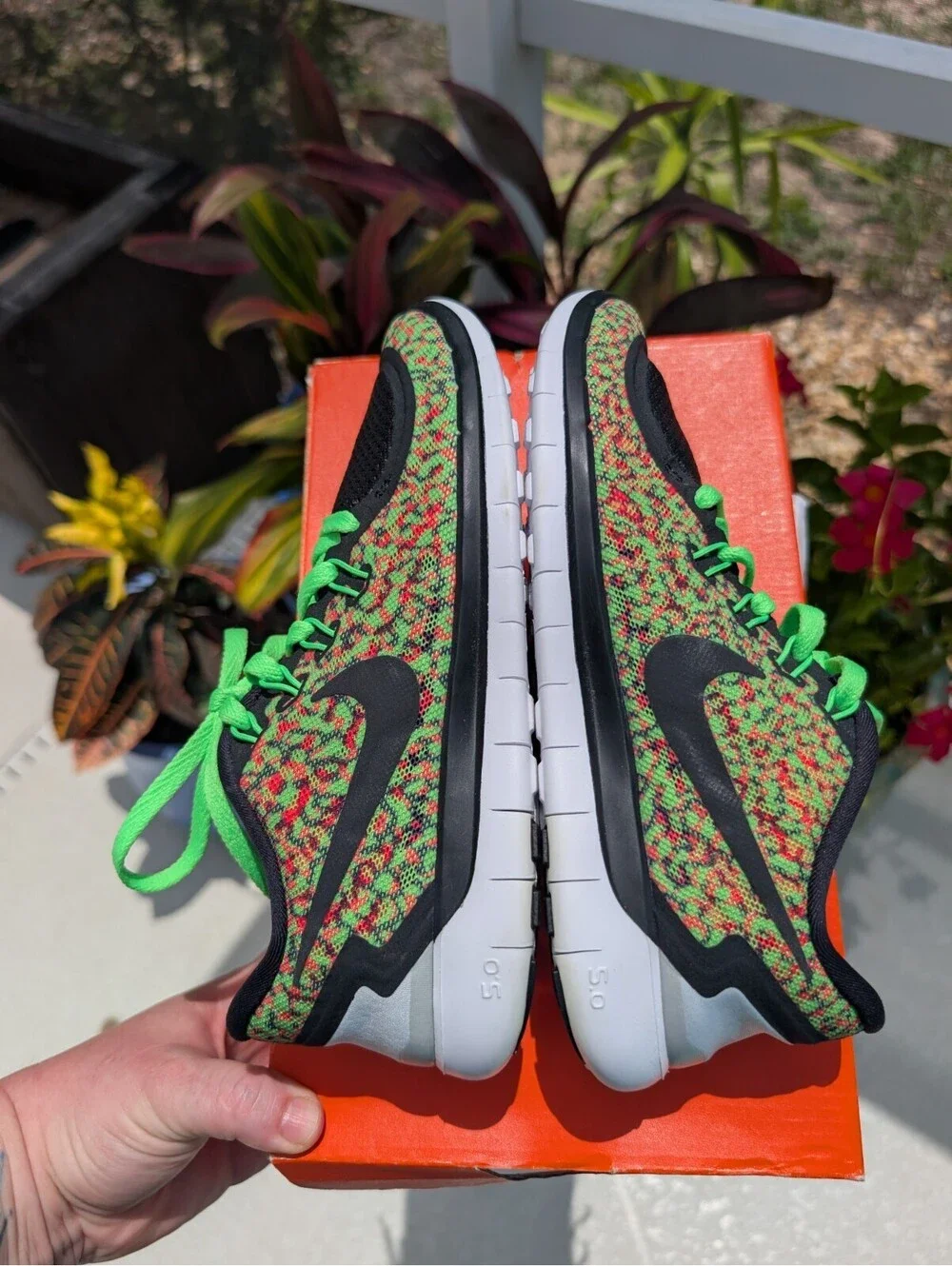 RARE Nike Free 5.0 Women’s Size 7 Running Shoes Voltage Green Orange Flyknit New